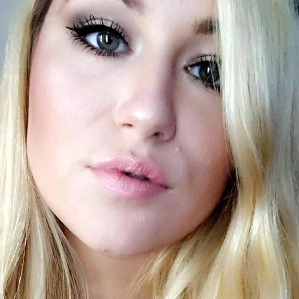 Meet your Posher, Crystal